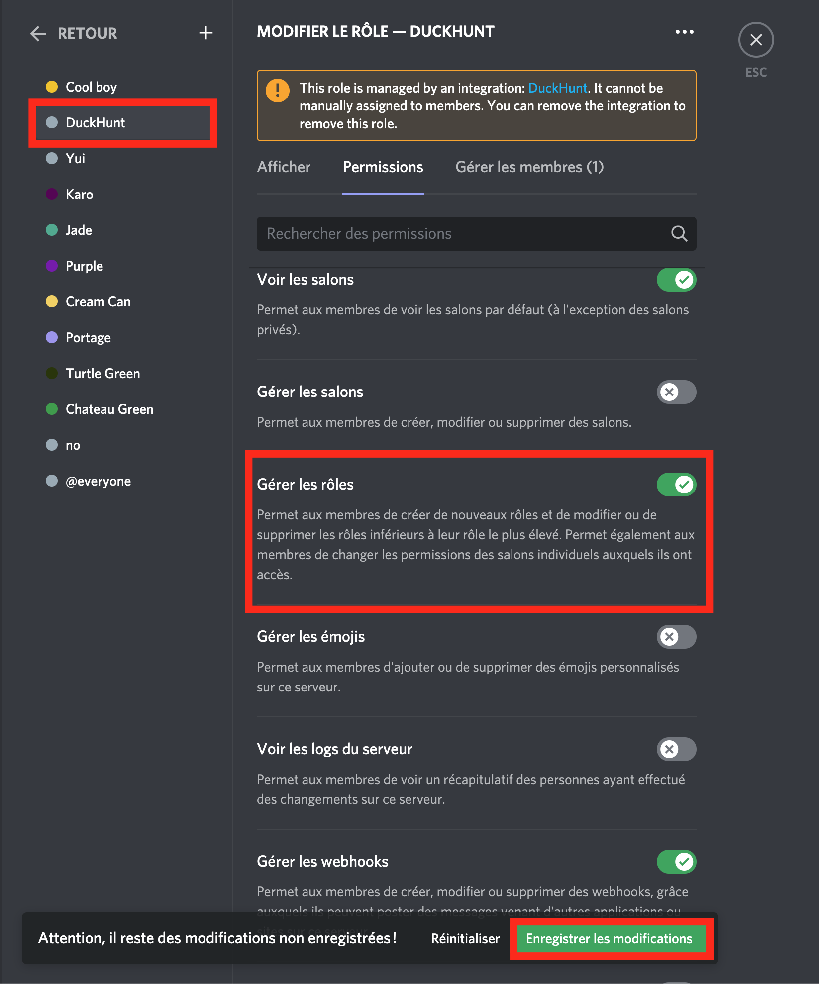 Ajoutez l'autorisation de gérer les rôles, puis enregistrez.